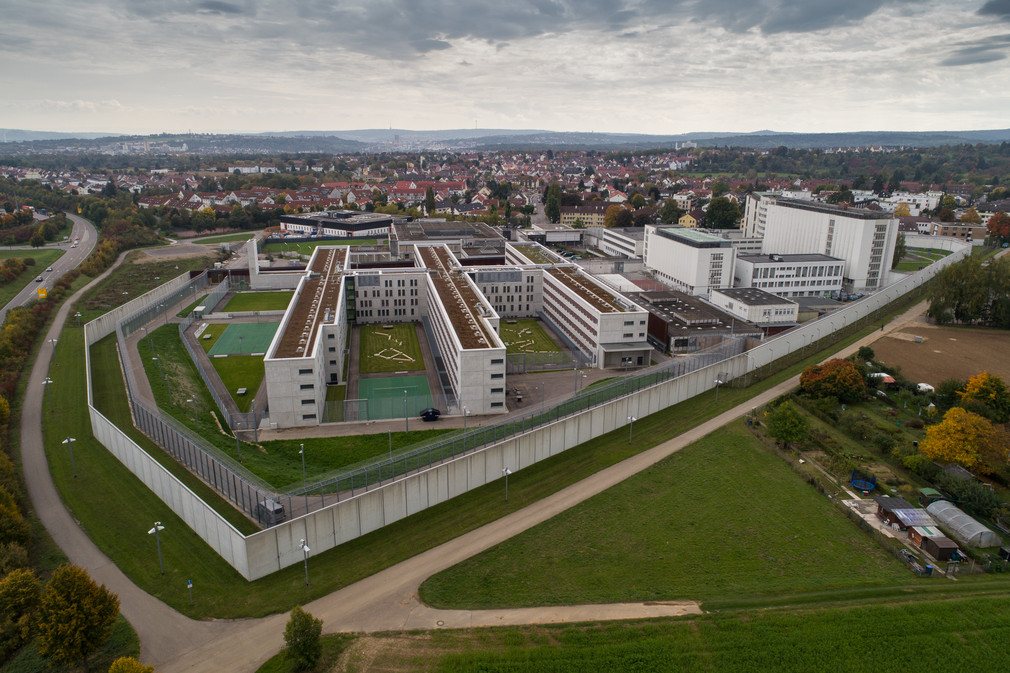 Der Neubau des Unterkunftsgebäudes an der JVA Stuttgart-Stammheim. Bilder: Michael Tümmers