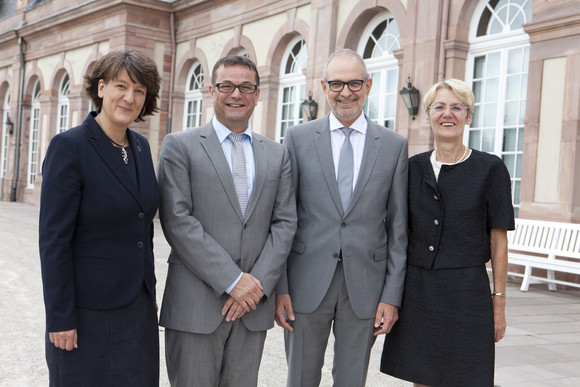  V.l.n.r.: Finanzstaatssekretärin Gisela Splett mit Baudirektor Bernhard Schmidt, Leitender Baudirektor Emil Einig und Oberfinanzpräsidentin Andrea Heck. 