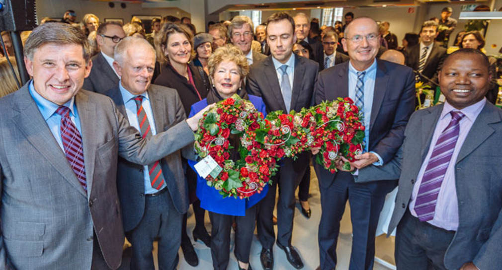 Minister Schmid bei der Eröffnung des Welcome Centers in Stuttgart