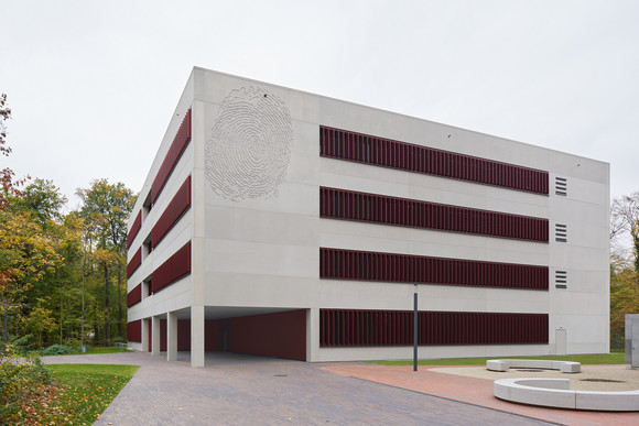 Hochbau Laborneubau an die Hochschule Karlsruhe übergeben Neubau Gebäude „N“ Vorlesungs-, Labor- und Bürogebäude für die Hochschule Karlsruhe