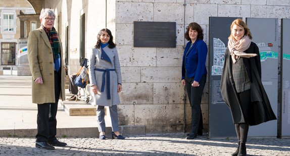 Initiator Claus-Peter Clostermeyer, Landtagspräsidentin Muhterem Aras, Finanzstaatssekretärin Gisela Splett und Kunststaatssekretärin Petra Olschowski (von links nach rechts).