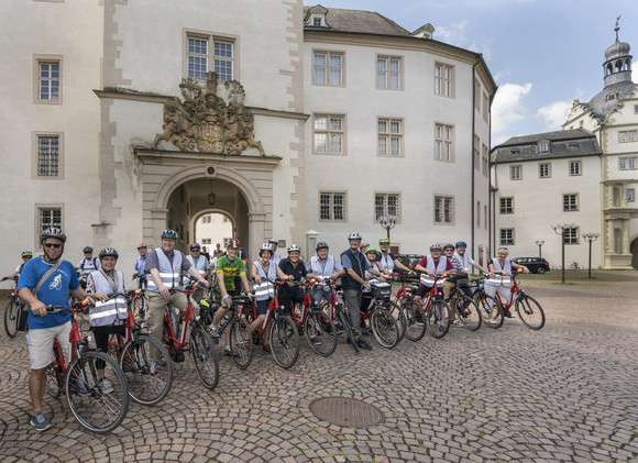 Schlösser und Gärten Radtour mit Staatssekretärin Splett und dem ADFC Schlösser-Fahrradtour mit Staatssekretärin Gisela Splett, Abfahrt in Bad Mergentheim.