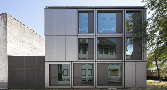 Erweiterung der Führungsakademie in Karlsruhe, Außenansicht