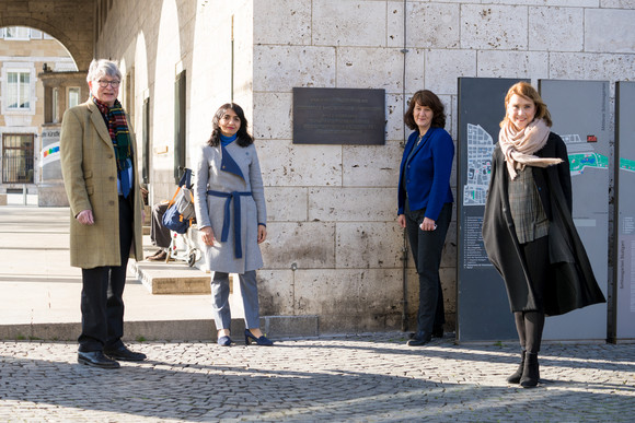 Initiator Claus-Peter Clostermeyer, Landtagspräsidentin Muhterem Aras, Finanzstaatssekretärin Gisela Splett und Kunststaatssekretärin Petra Olschowski (von links nach rechts).