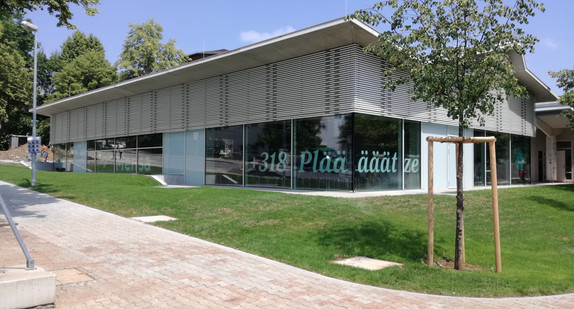 Der Erweiterungsbau der Mensa der Universität Hohenheim in der Außenansicht