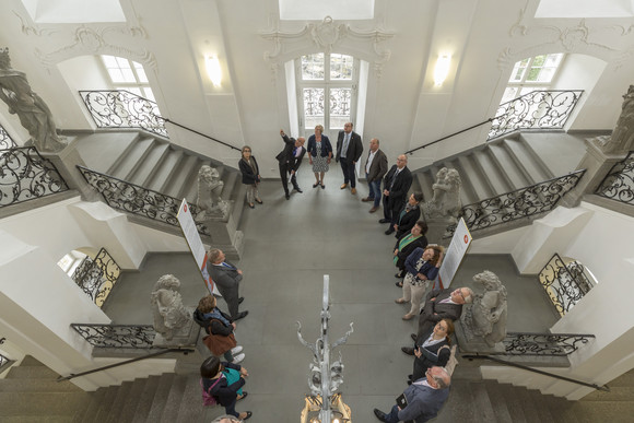 Die baden-württembergische Finanzministerin Edith Sitzmann besucht im Rahmen der Schlösserreise 2016 das Neue Schloss mit Teehäuschen, das Fürstenhäusle und das Staatsweingut Meersburg.