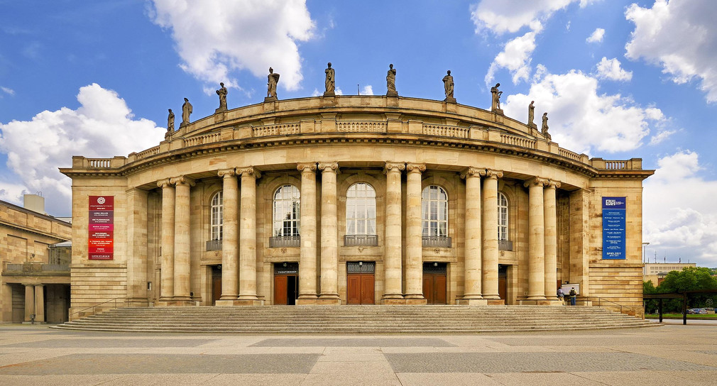 Das Stuttgarter Opernhaus im Schlossgarten