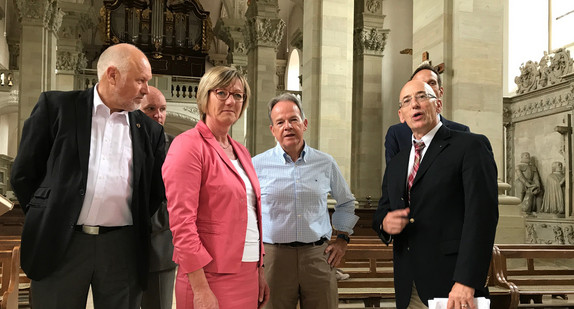 Finanzministerin Edith Sitzmann besucht Kloster Großcomburg und Schloss Ellwangen. Foto: Finanzministerium