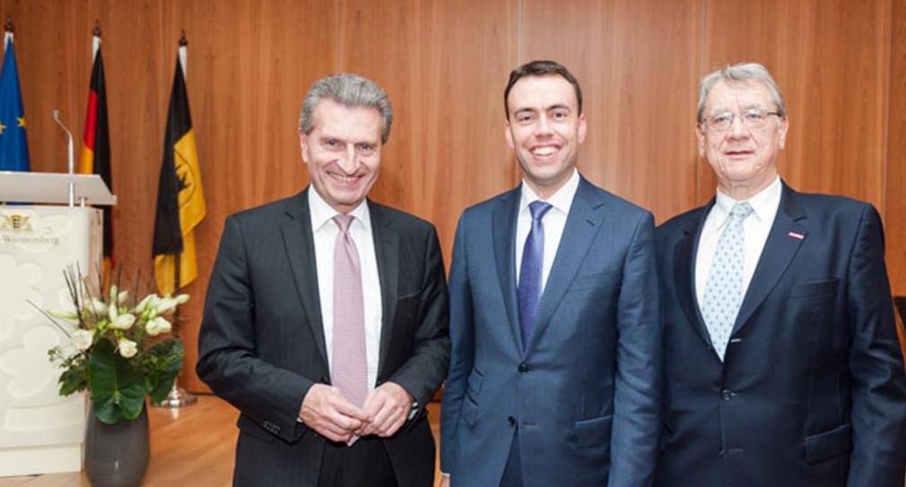 Reise Minister Schmid in Brüssel Finanz- und Wirtschaftsminister Nils Schmid mit EU-Kommissar Günther Oettinger und Landeshandwerkspräsident Joachim Möhrle