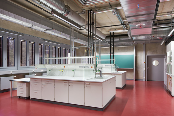Hochbau Laborneubau an die Hochschule Karlsruhe übergeben Neubau Gebäude „N“ Vorlesungs-, Labor- und Bürogebäude für die Hochschule Karlsruhe