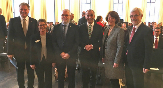 Gruppenbild mit Dr. Horrer (Dritter von rechts)