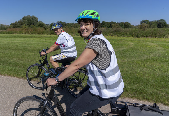 Schlösser und Gärten Mit dem Fahrrad auf den Spuren der Kelten Im Bild v.l.n.r.: Klaus Burger MdL und Gisela Splett, Staatssekretärin Ministerium für Finanzen Baden-Württemberg / Foto: Andreas Weise/factum