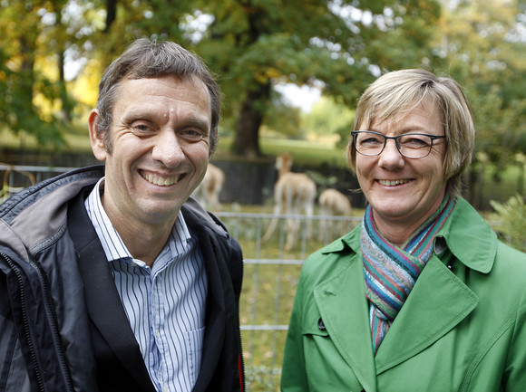 Patenschaft Ministerin Sitzmann übernimmt Patenschaft für das Neuweltkamel Ministerin übernimmt Patenschaft für Neuweltkamel