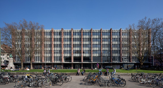 Das Kollegiengebäude II der Universität Freiburg / Foto: Ingeborg F. Lehmann Fotodesign