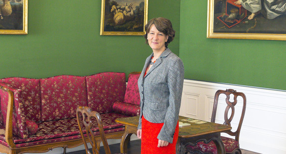 Finanzstaatssekretärin Gisela Splett in der Beletage des Barockschlosses Bruchsal.