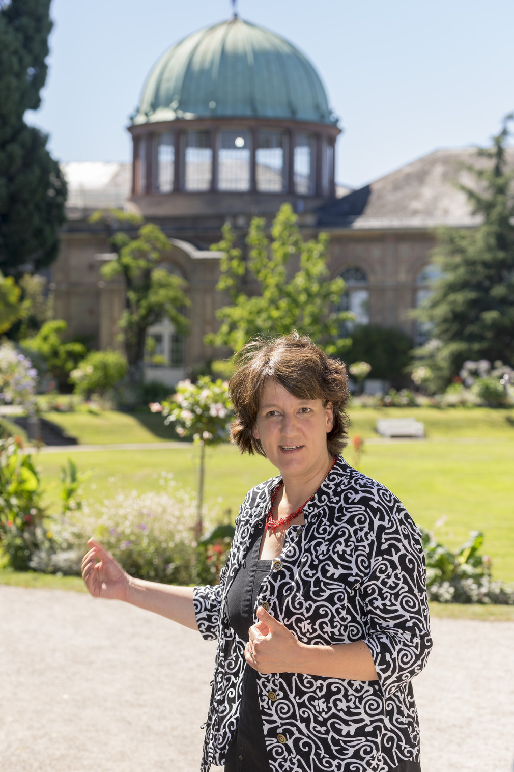 taatssekretärin Dr. Gisela Splett besucht im Rahmen der Schlösserreise 2016 den Botanischen Garten.