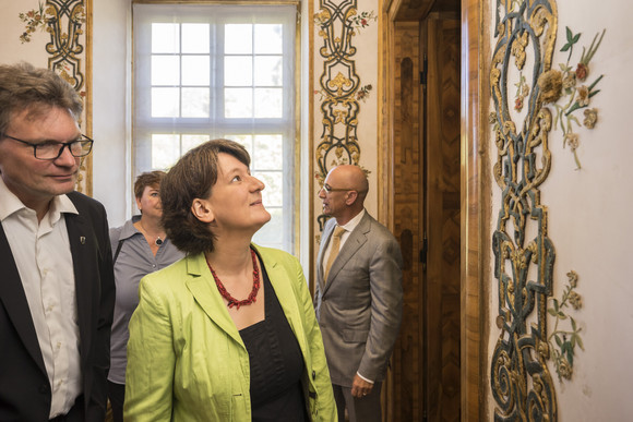 Schlösser und Gärten Schlösserreise nach Rastatt und Karlsruhe Staatssekretärin Dr. Gisela Splett besucht im Rahmen der Schlösserreise 2016 das Schloss Favorite und die Eremitage.