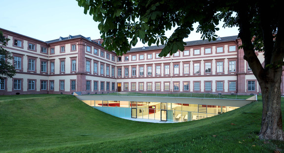 Neues Studien- und Konferenzzentrum im Schloss Mannheim, Außenansicht. Fotonachweis: Jörg Hempel