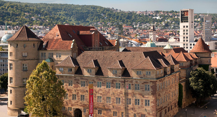 Altes Schloss Stuttgart mit Innenhof und den Gebäuden des Landesmuseums Württemberg.