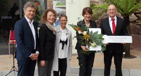Finanzstaatssekretärin Gisela Splett bei der Übergabe der sanierten Schaugewächshäuser im Botanischen Garten Karlsruhe.
