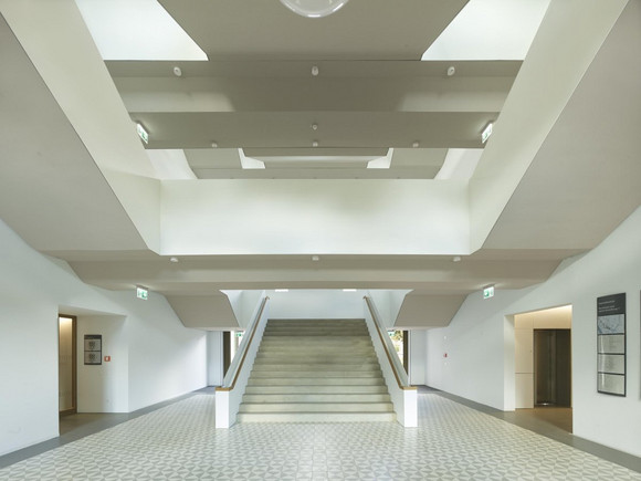 Hochbau Neues Gebäude für die Uni Mannheim Bild: Roland Halbe