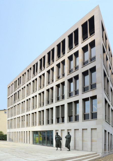 Hochbau Neubau für die Staatsanwaltschaft Ulm übergeben Außenansicht des Neubaus der Staatsanwaltschaft Ulm