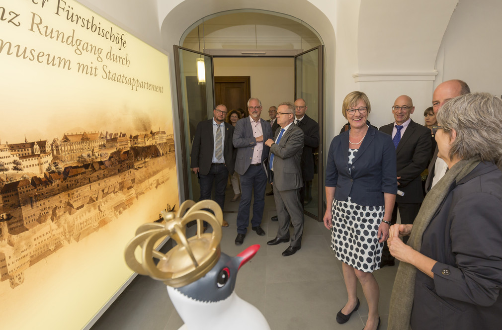 Die baden-württembergische Finanzministerin Edith Sitzmann besucht im Rahmen der Schlösserreise 2016 das Neue Schloss mit Teehäuschen, das Fürstenhäusle und das Staatsweingut Meersburg.