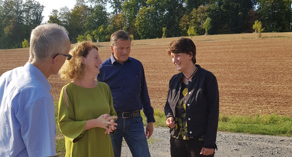 Staatssekretärin Gisela Splett beim Besuch der Domäne Stifterhof
