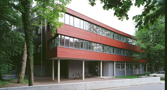 Amtsgebäude Vermögen und Bau Karlsruhe von Außen