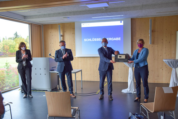 Von links nach rechts: Prorektorin Prof. Dr. Judith Hauer (HfPol), Herr Präsident Martin Schatz, Innenminister und Stellvertretender Ministerpräsident Thomas Strobl und Finanzministerin Edith Sitzmann / Foto: Wolfram Janzer, Stuttgart