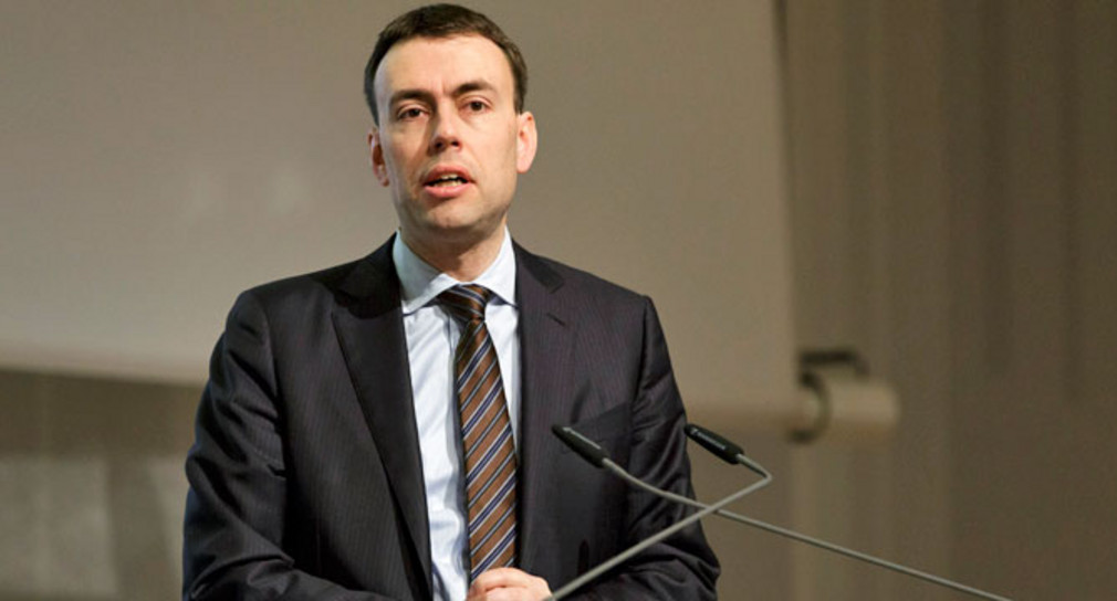 Landeswettbewerb RegioWIN Landesregierung prämiert 11 regionale Entwicklungskonzepte und 21 Leuchtturmprojekte Finanz- und Wirtschaftsminister Nils Schmid spricht auf der RegioWIN-Preisverleihung am 23. Januar 2015