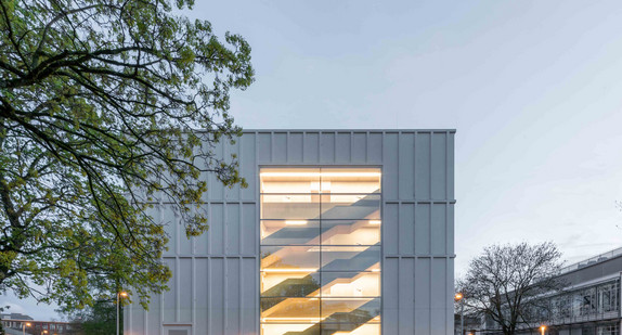 Außenansicht des Gebäudes, Ersatzneubau INF 272 für die Chemischen Institute an der Universität Heidelberg