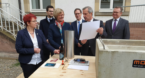 Foto Grundsteinlegung Finanzministerin Edith Sitzmann zweite von links