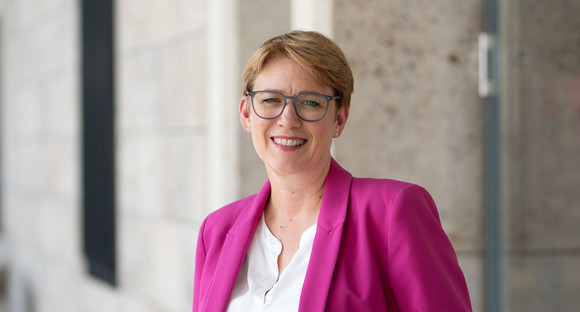 Staatssekretärin Andrea Lindlohr
