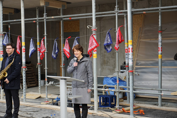 Hochbau Richtfest Württembergische Landesbibliothek Staatssekretärin Gisela Splett hält beim Richtfest ihre Ansprache