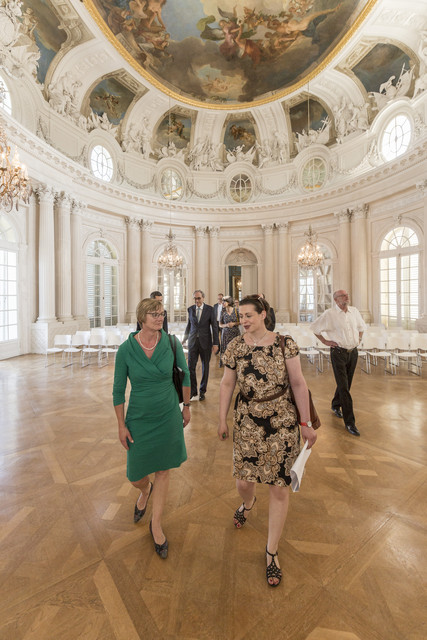 Die baden-württembergische Finanzministerin Edith Sitzmann besucht im Rahmen der Schlösserreise 2016 das Schloss Favorite in Ludwigsburg und das Schloss Solitude in Stuttgart.