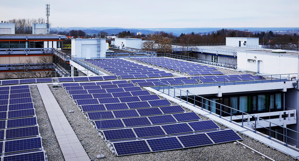 Die PV-Anlage auf den Dächern der Hochschule Reutlingen. Foto: Jörg Jäger