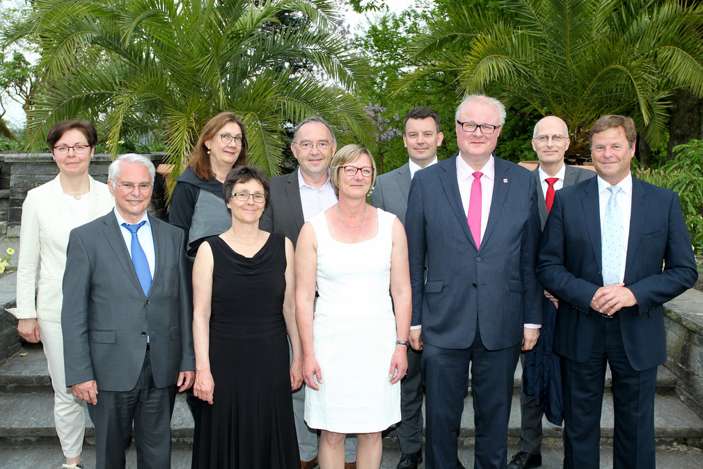 Baden-Württembergs Finanzministerin und Gastgeberin der diesjährigen FMK Edith Sitzmann (vordere Reihe, Mitte), gemeinsam mit ihren Gästen.