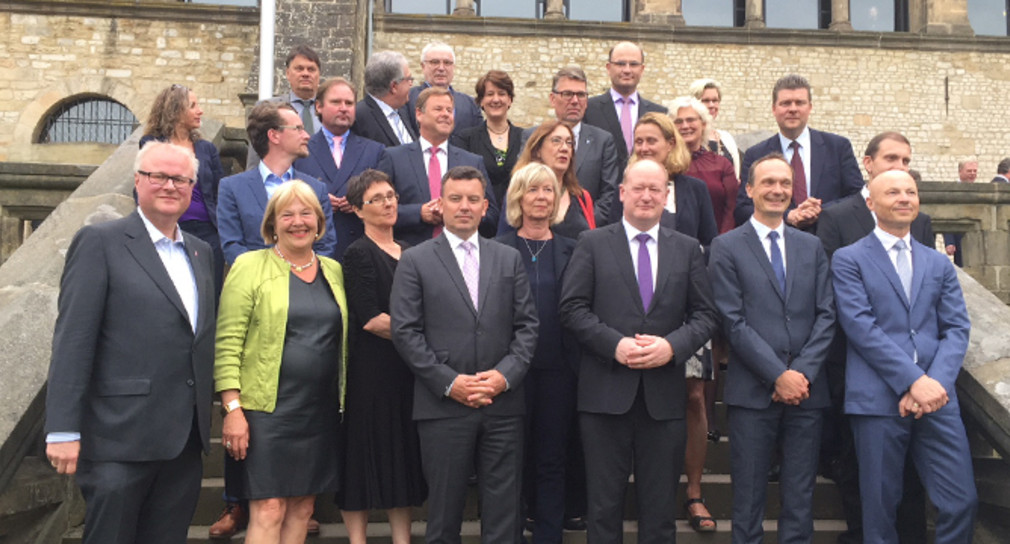 Gruppenbild der Finanzministerinnen und Finanzminister bei ihrer Jahreskonferenz im Mai 2018 in Goslar.